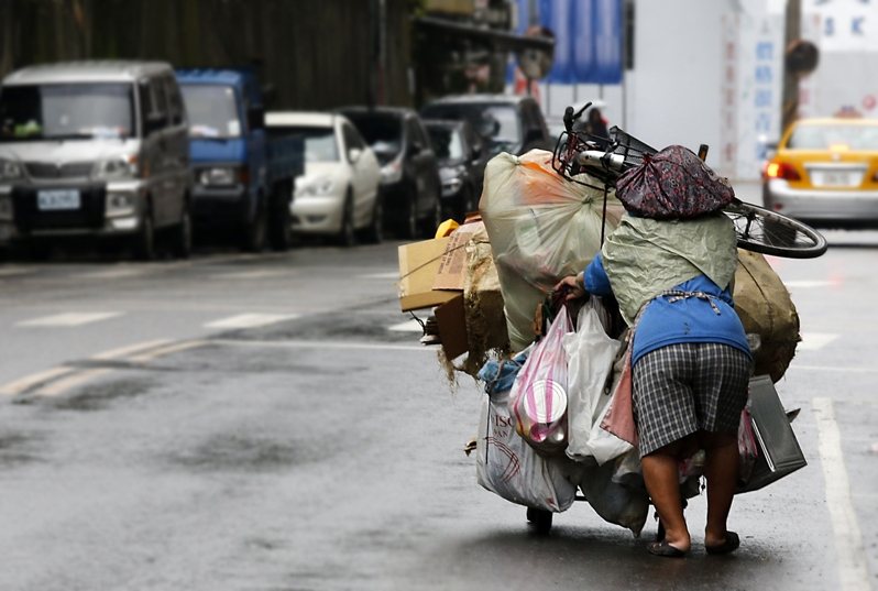 99kim-Hành Trình Nhân Ái Của 99kim Với Ông Cụ 82 Tuổi